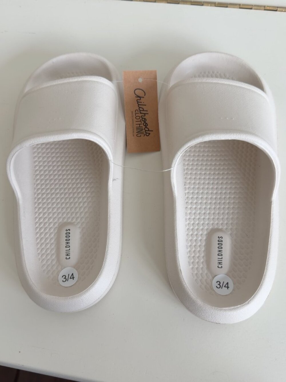 Childhoods Clothing Kids White Cloud Slide Sandals Size 3/4 NWT - Picture 1 of 5